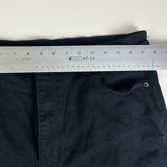 AE NE(X)T Level Curvy Super High-Waisted Short Short - Picture 3 of 7